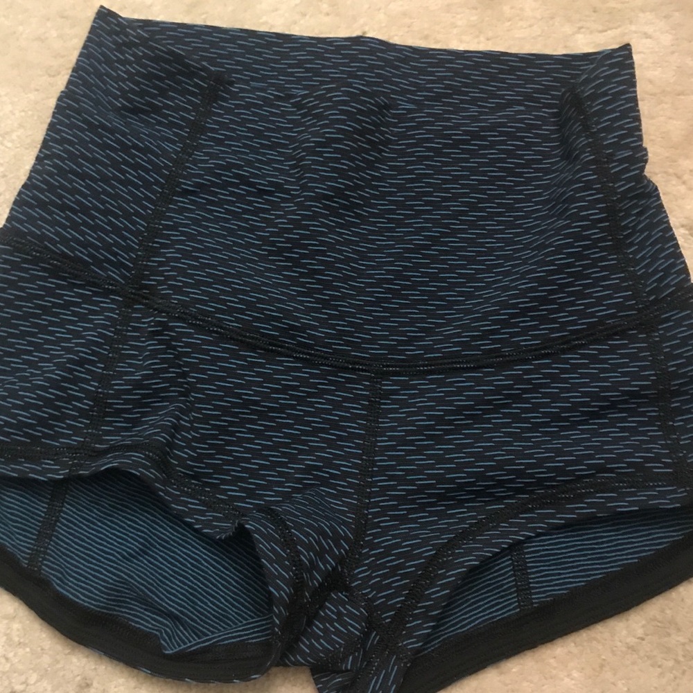 lululemon spandex dark blue with multiple lines